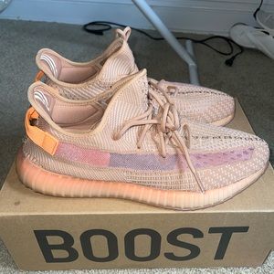YEEZY BOOST 350 V2